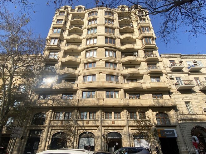 Продаётся 4-комн. новостройка 155 м², м. Сахил, photo 1 from 29