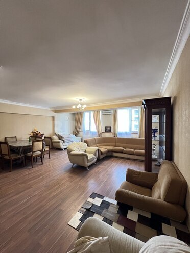 Satılır 3 otaqlı köhnə tikili 115 m², İnşaatçılar m., photo 3 from 16