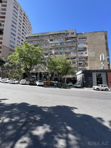 Satılır 3 otaqlı köhnə tikili 115 m², İnşaatçılar m., photo 1 from 16