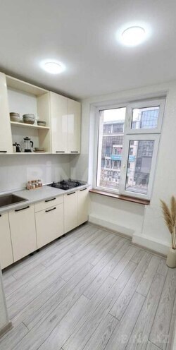 Satılır 1 otaqlı köhnə tikili 40 m², Elmlər Akademiyası m., photo 3 from 8