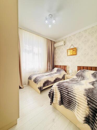 Satılır 8 otaqlı həyət evi/bağ evi 160 m², Saray q., photo 13 from 24