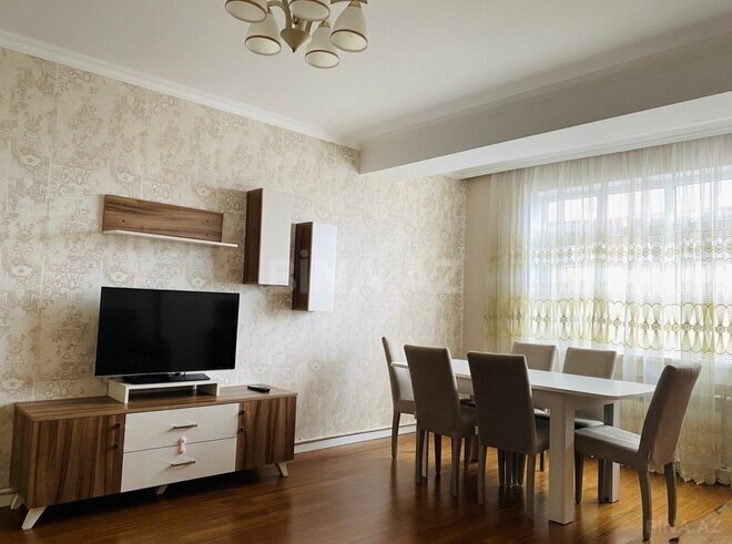 Продаётся 2-комн. новостройка 70 м², м. Кара Караев, photo 1 from 11