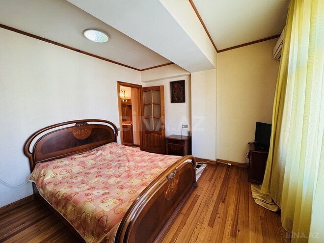 Satılır 3 otaqlı köhnə tikili 70 m², 28 May m., photo 17 from 22