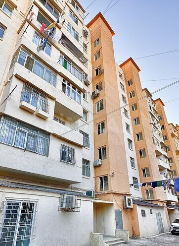 Продаётся 2-комн. вторичка 60 м², м. Кара Караев, photo 1 from 20