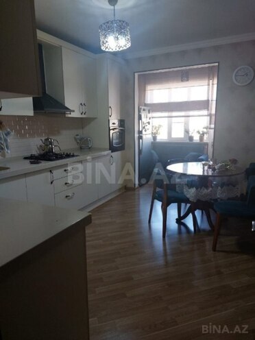 Satılır 4 otaqlı köhnə tikili 120 m², Xalqlar Dostluğu m., photo 8 from 12