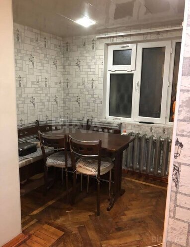 Satılır 3 otaqlı köhnə tikili 75 m², İnşaatçılar m., photo 10 from 17