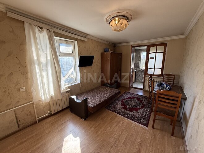 Продаётся 2-комн. вторичка 40 м², м. Нефтчиляр, photo 1 from 10