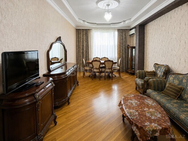Сдаётся 2-комн. новостройка 80 м², м. Мемар Аджеми, photo 1 from 13
