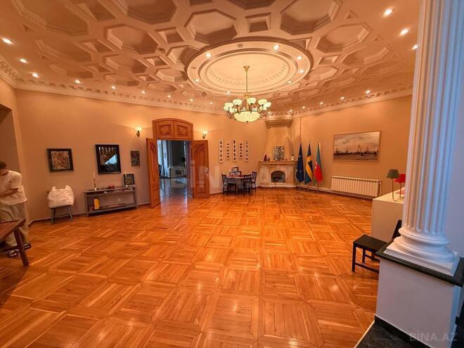 Satılır 7 otaqlı köhnə tikili 500 m², Sahil m., photo 3 from 22