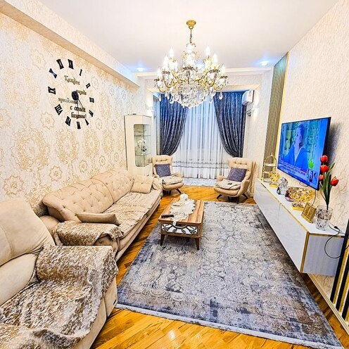 Продаётся 3-комн. новостройка 92 м², м. Кара Караев, photo 1 from 12