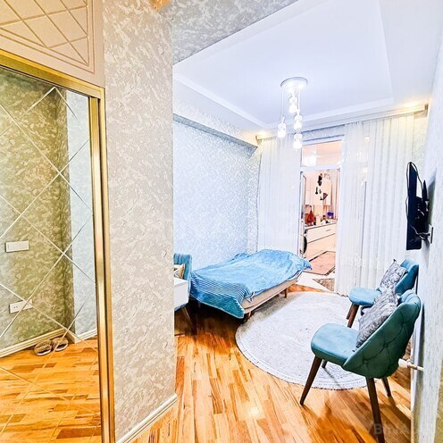 Продаётся 3-комн. новостройка 92 м², м. Кара Караев, photo 6 from 12