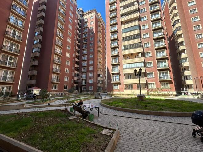 Satılır 5 otaqlı yeni tikili 250 m², 28 May m., photo 1 from 30