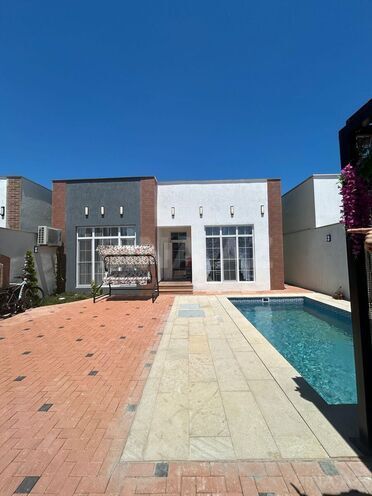 Satılır 4 otaqlı həyət evi/bağ evi 130 m², Şüvəlan q., photo 1 from 30