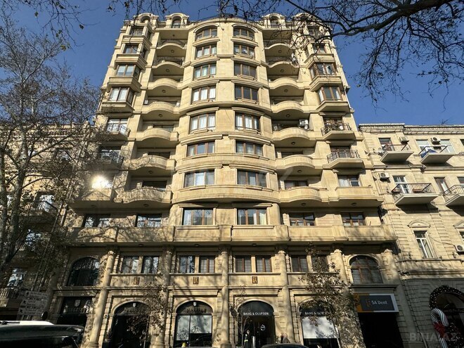 Продаётся 3-комн. новостройка 160 м², м. Сахил, photo 1 from 22