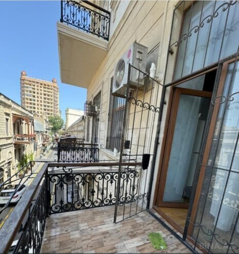 İcarəyə verilir 4 otaqlı köhnə tikili 95 m², Sahil m., photo 4 from 9