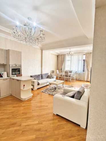 İcarəyə verilir 2 otaqlı yeni tikili 90 m², 28 May m., photo 1 from 11