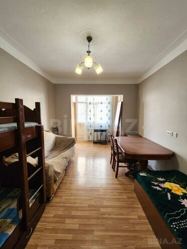 Satılır 2 otaqlı köhnə tikili 68 m², Əhmədli m., photo 3 from 10