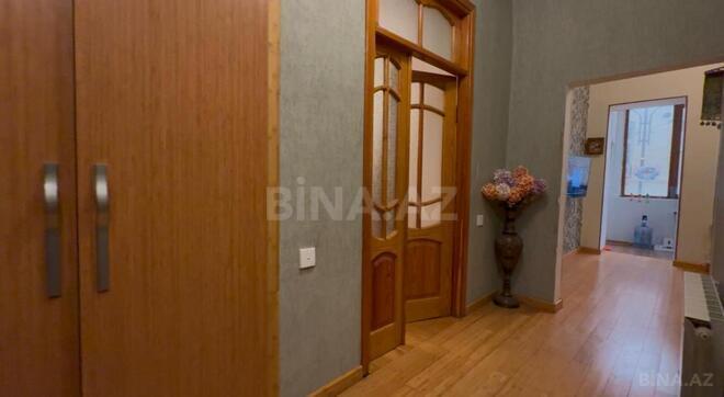 Satılır 4 otaqlı köhnə tikili 130 m², Sahil m., photo 11 from 18