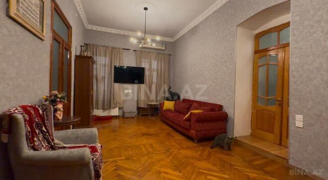 Satılır 4 otaqlı köhnə tikili 130 m², Sahil m., photo 3 from 18