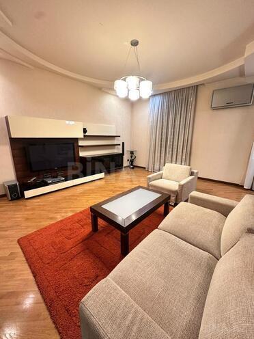 İcarəyə verilir 3 otaqlı köhnə tikili 85 m², 28 May m., photo 1 from 18