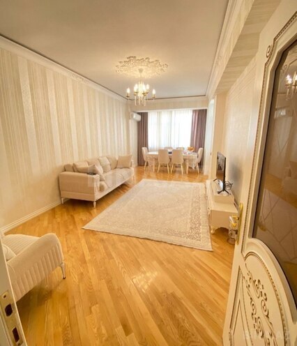 Продаётся 3-комн. новостройка 110 м², м. Иншаатчылар, photo 1 from 15