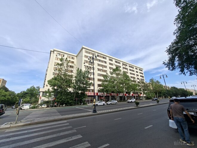 Продаётся 2-комн. вторичка 75 м², м. Элмляр Академиясы, photo 1 from 18