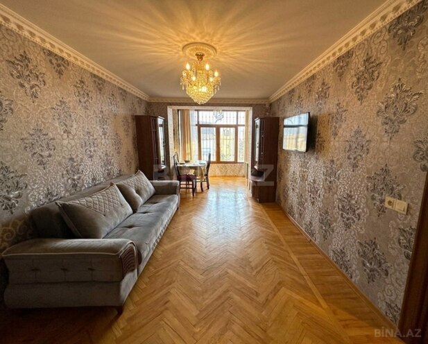 Продаётся 3-комн. вторичка 76 м², м. Низами, photo 4 from 13