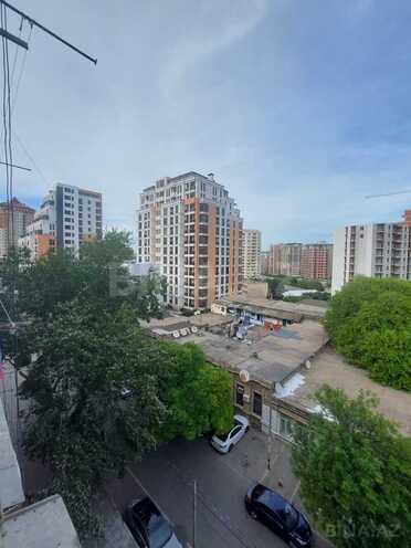 Satılır 2 otaqlı köhnə tikili 60 m², 28 May m., photo 1 from 16