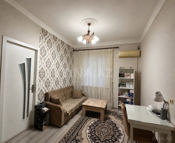 Satılır 2 otaqlı köhnə tikili 40 m², 8 Noyabr m., photo 1 from 10