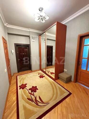 Сдаётся 3-комн. новостройка 130 м², м. Низами, photo 17 from 23