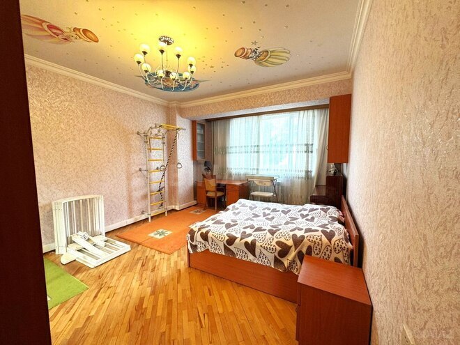 Сдаётся 3-комн. новостройка 130 м², м. Низами, photo 9 from 23