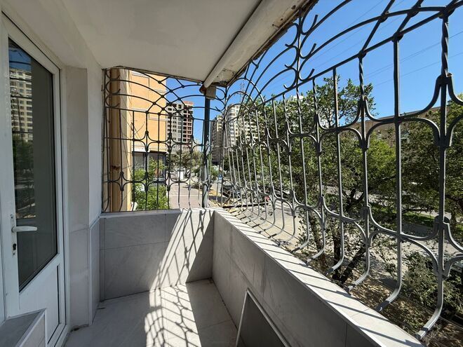 Продаётся 2-комн. вторичка 57 м², м. Кара Караев, photo 13 from 14