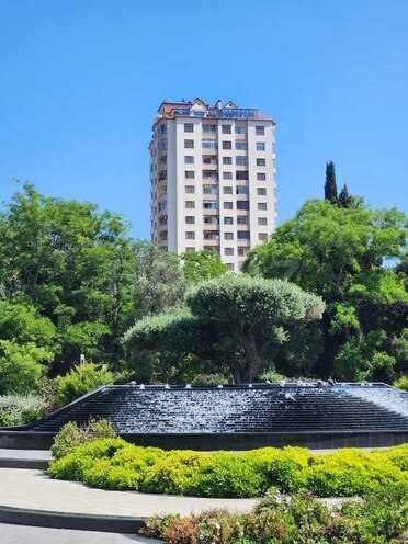 Сдаётся 3-комн. новостройка 130 м², м. Нариман Нариманов, photo 1 from 30