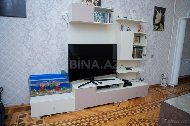 Satılır 5 otaqlı köhnə tikili 125 m², Azadlıq Prospekti m., photo 1 from 24