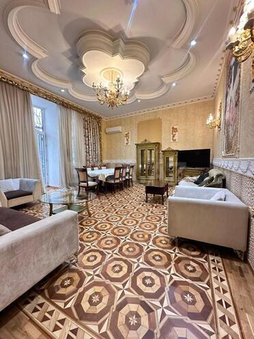 Сдаётся 5-комн. вторичка 280 м², м. Сахил, photo 1 from 31