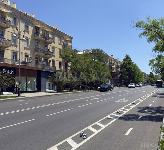 Satılır 3 otaqlı köhnə tikili 80 m², Elmlər Akademiyası m., photo 1 from 15