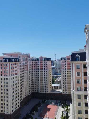 Продаётся 3-комн. новостройка 136 м², м. Элмляр Академиясы, photo 1 from 13