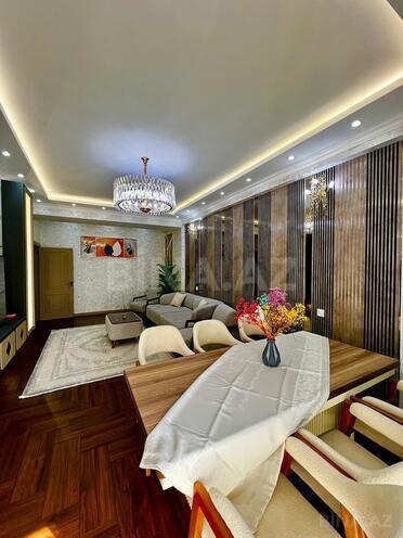 Продаётся 3-комн. новостройка 130 м², м. Кара Караев, photo 1 from 31