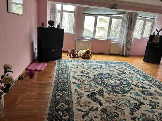 Продаётся 3-комн. вторичка 100 м², м. Низами, photo 1 from 17