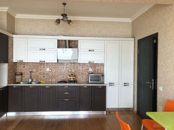 Сдаётся 2-комн. новостройка 56 м², м. Элмляр Академиясы, photo 1 from 10