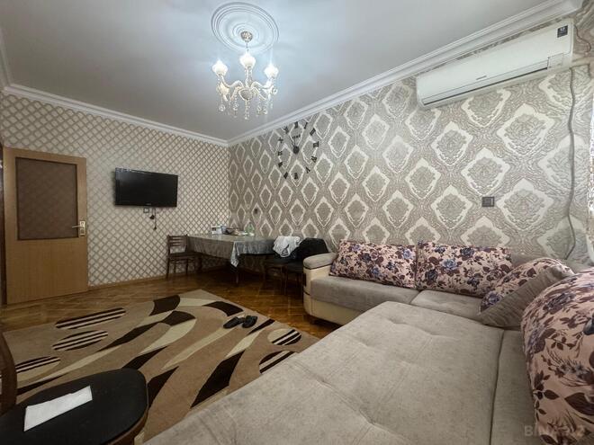 Продаётся 3-комн. вторичка 80 м², м. Ази Асланов, photo 1 from 18