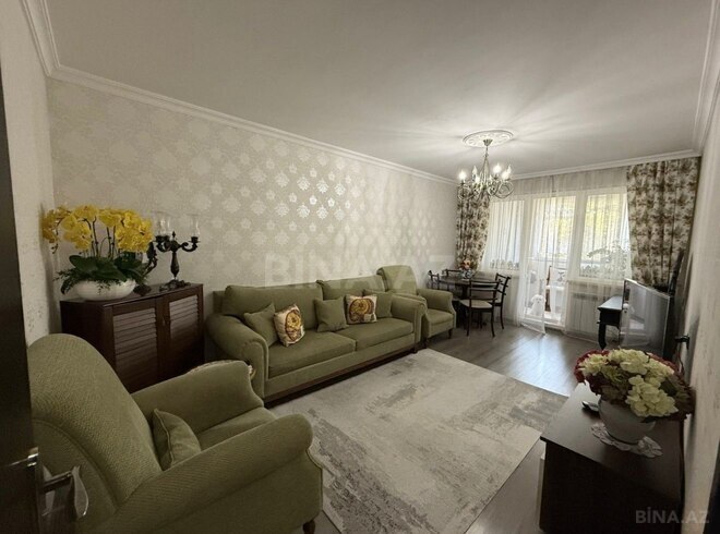 Satılır 3 otaqlı köhnə tikili 70 m², Xalqlar Dostluğu m., photo 1 from 13