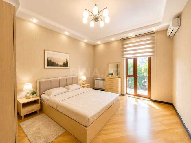 Продаётся 3-комн. вторичка 88 м², м. Низами, photo 8 from 19