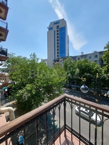 Продаётся 3-комн. вторичка 88 м², м. Низами, photo 11 from 19
