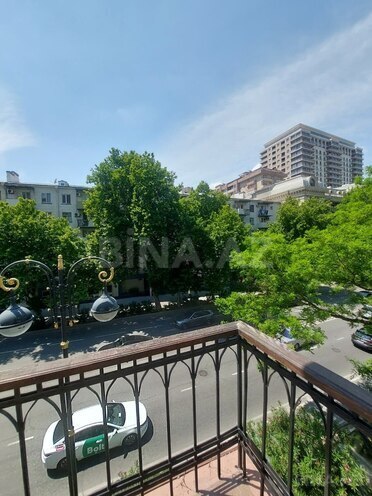 Продаётся 3-комн. вторичка 88 м², м. Низами, photo 7 from 19