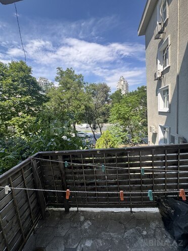 Satılır 2 otaqlı köhnə tikili 40 m², 8 Noyabr m., photo 12 from 18