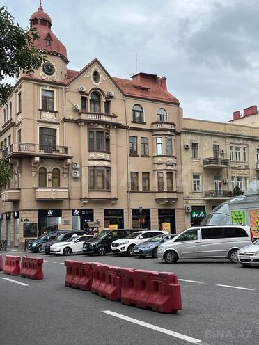 İcarəyə verilir 4 otaqlı köhnə tikili 102 m², Sahil m., photo 1 from 20