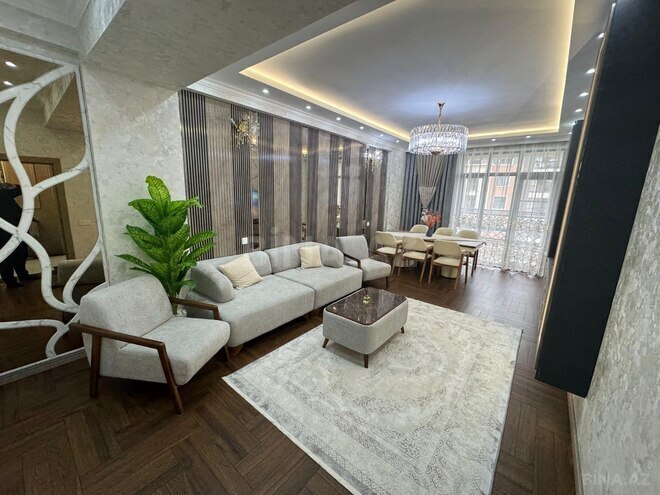 Продаётся 3-комн. новостройка 128 м², м. Кара Караев, photo 1 from 17