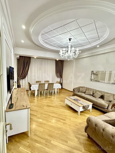 İcarəyə verilir 3 otaqlı yeni tikili 120 m², 28 May m., photo 1 from 14