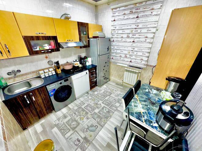 Satılır 3 otaqlı köhnə tikili 90 m², Qara Qarayev m., photo 8 from 16